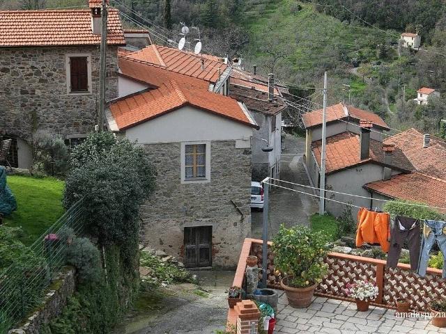 Rustico in vendita a Unione di comuni Montana Lunigiana, Fosdinovo