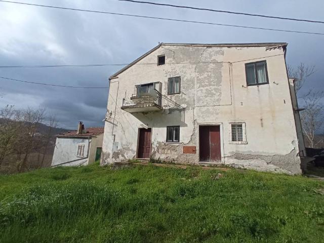 Rustico in vendita a Fossalto, Molise