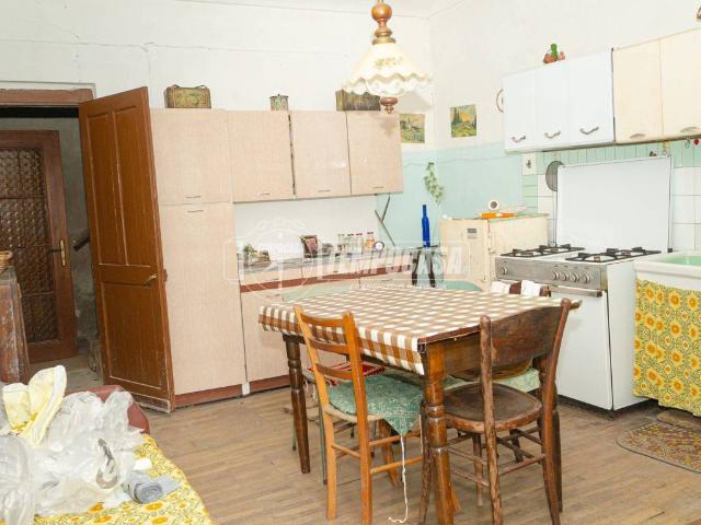 Rustico in vendita a Loreto, Piemonte
