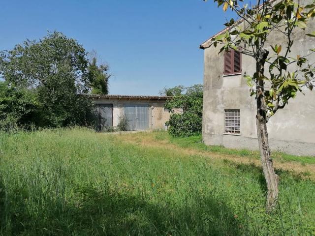 Rustico in vendita a P.E.E.P, Fossombrone