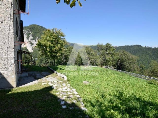 Rustico in vendita a Foza, Veneto