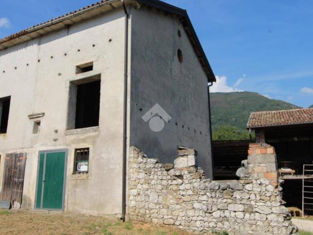 Rustico in vendita a Fregona, Veneto