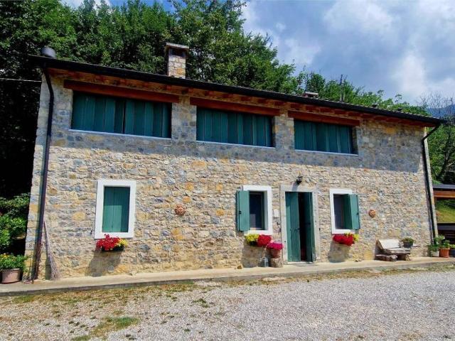 Rustico in vendita a Fregona, Veneto