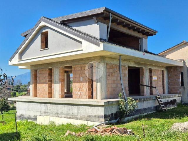 Rustico in vendita a Frosinone, Lazio