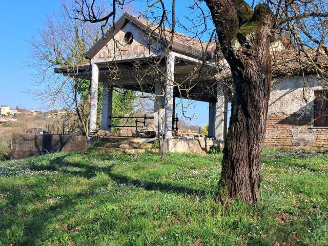 Rustico in vendita a Frosinone, Lazio