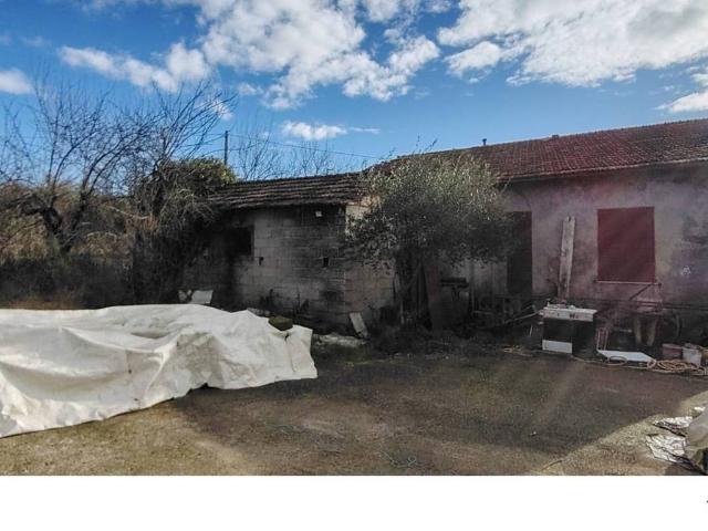 Rustico in vendita a Frosinone, Lazio