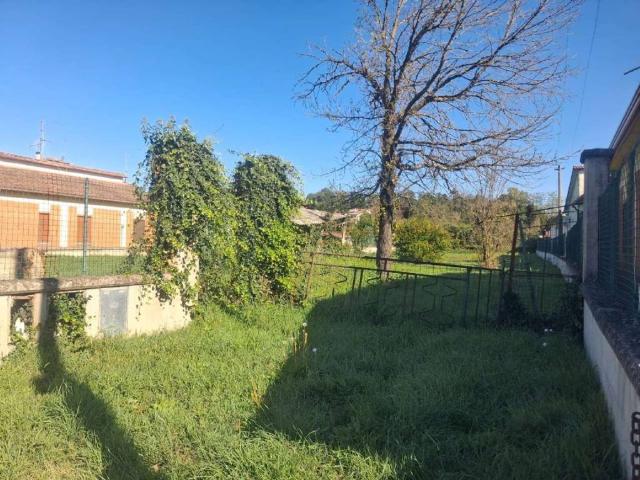 Rustico in vendita a Frosinone, Lazio