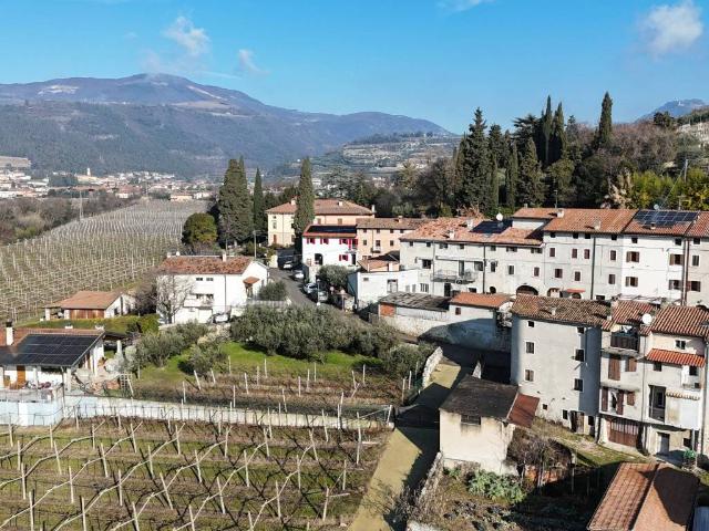 Rustico in vendita a Fumane, Veneto