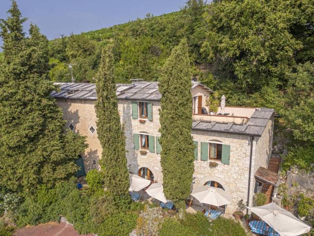 Rustico in vendita a Fumane, Veneto