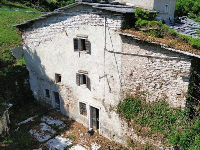 Rustico in vendita a Fumane, Veneto