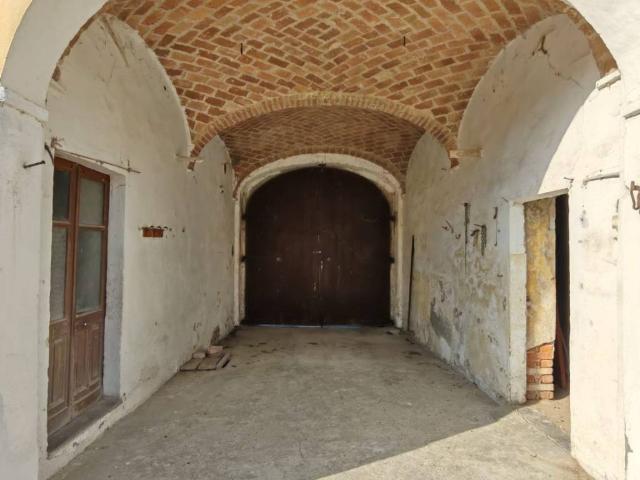 Rustico in vendita a Varengo, Gabiano