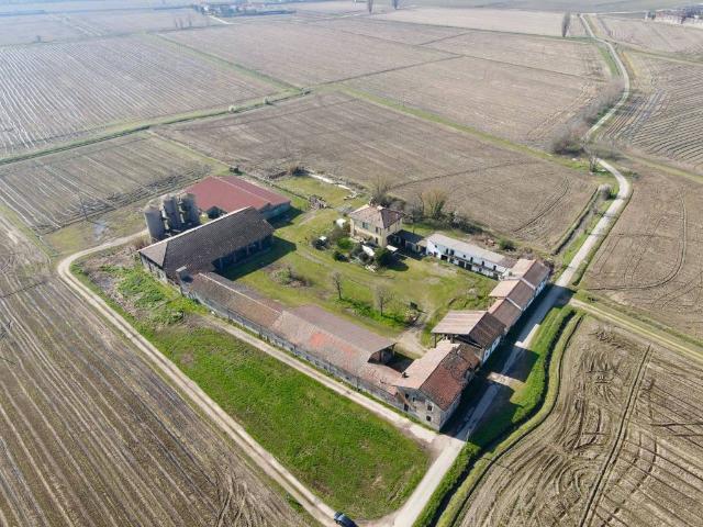 Rustico in vendita a Unione dei Comuni I Fontanili, Gaggiano