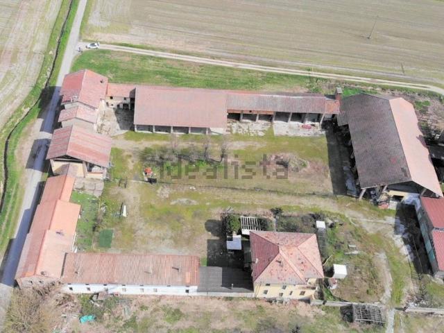 Rustico in vendita a Unione dei Comuni I Fontanili, Gaggiano