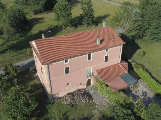 Rustico in vendita a Gallinaro, Lazio