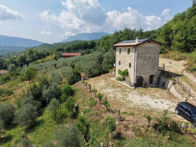 Rustico in vendita a Gallinaro, Frosinone