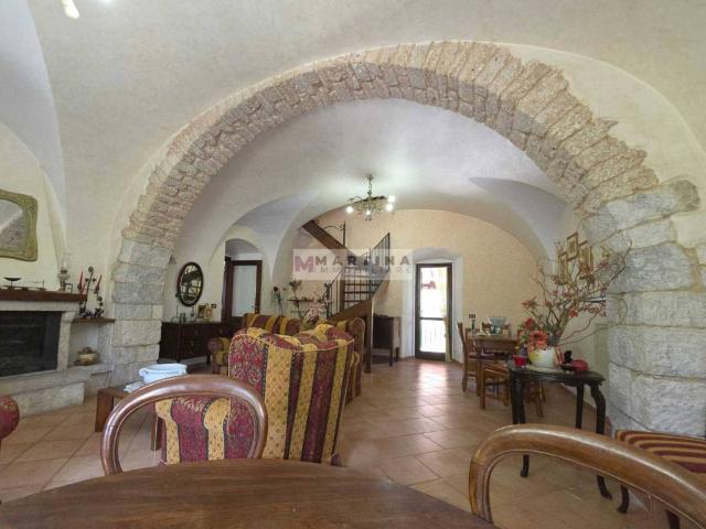 Rustico in vendita a Gallinaro, Lazio