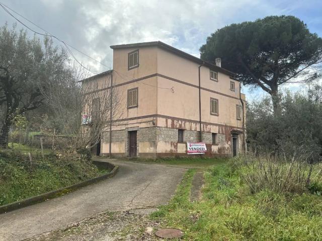 Rustico in vendita a Galluccio, Campania