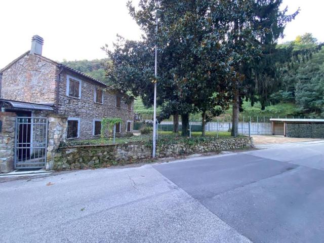 Rustico in vendita a Galzignano Terme, Veneto