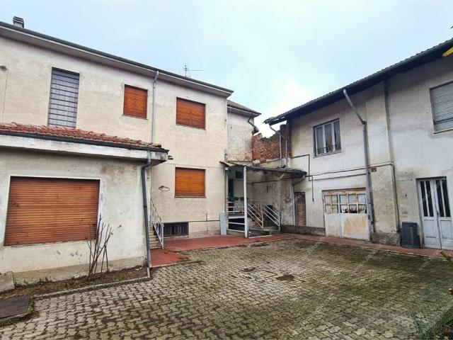 Rustico in vendita a Gambarana, Lombardia