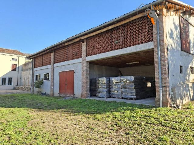 Rustico in vendita a Gambellara, Veneto