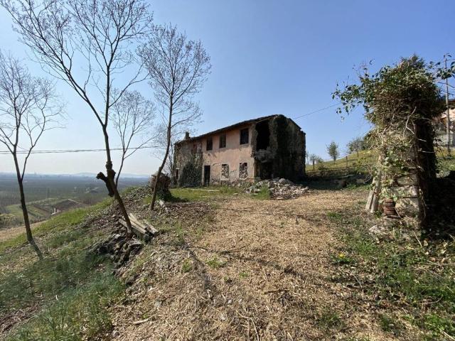 Rustico in vendita a Gambellara, Veneto