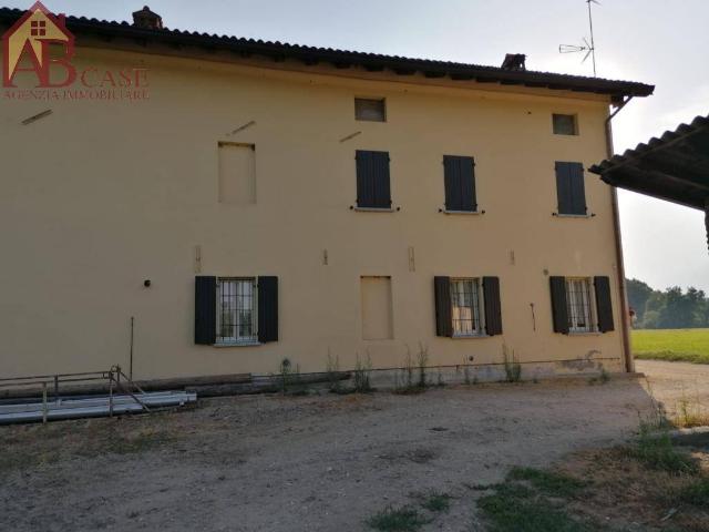 Rustico in vendita a Gambolò, Lombardia