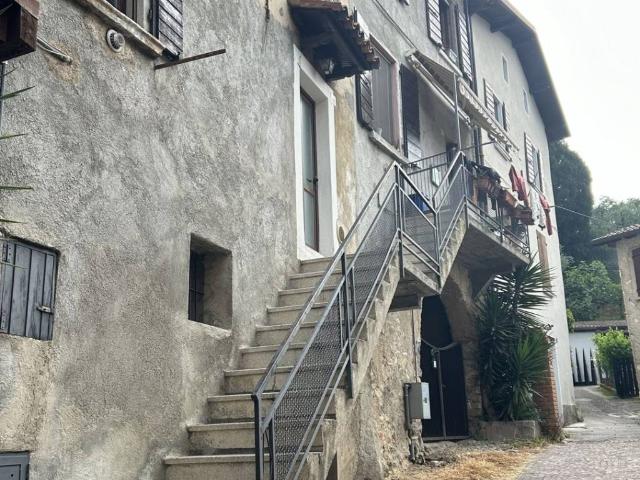 Rustico in vendita a Comunità Montana Parco Alto Garda bresciano, Gardone Riviera