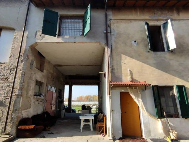 Rustico in vendita a Val d’Enza, Re