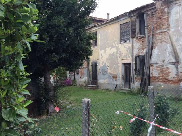 Rustico in vendita a Gavello, Veneto