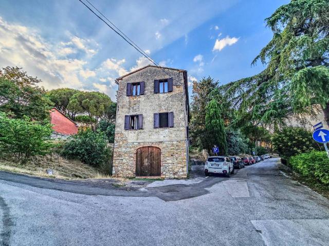 Rustico in vendita a Bivio Di Ravi, Toscana