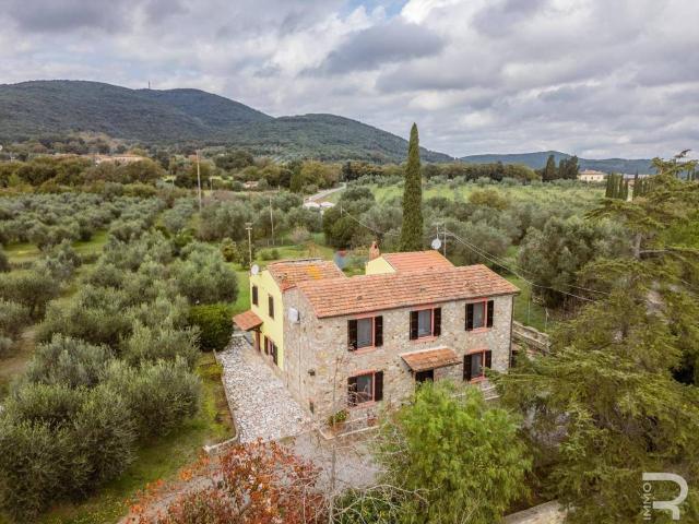Rustico in vendita a Bivio Di Ravi, Toscana