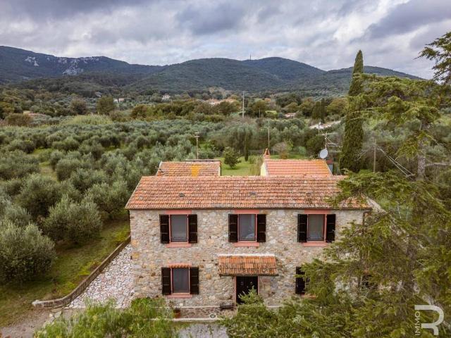 Rustico in vendita a Bivio Di Ravi, Toscana