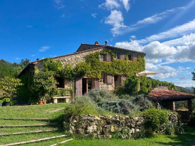 Rustico in vendita a Bivio Di Ravi, Toscana