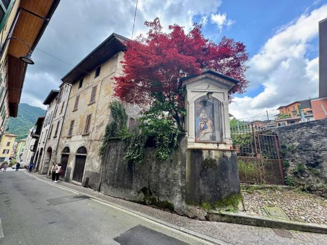 Rustico in vendita a Gazzaniga, Lombardia