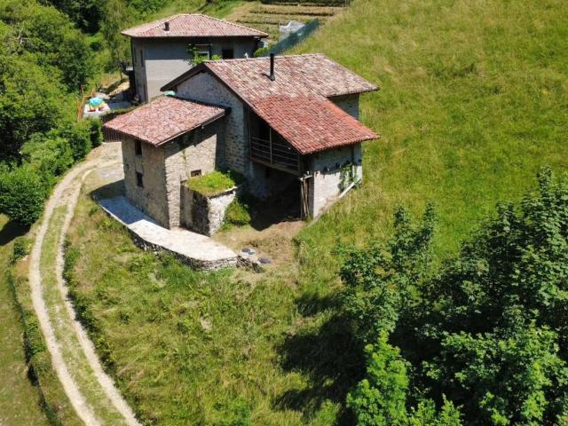 Rustico in vendita a Catabione, Gazzaniga
