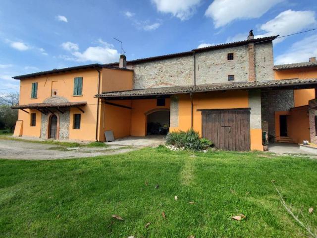 Rustico in vendita a Gazzola, Reggio Emilia