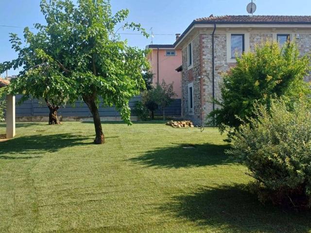 Rustico in vendita a Gazzola, Reggio Emilia