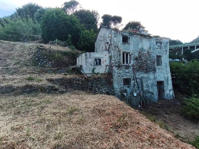 Rustico in vendita a Crevari, Genova