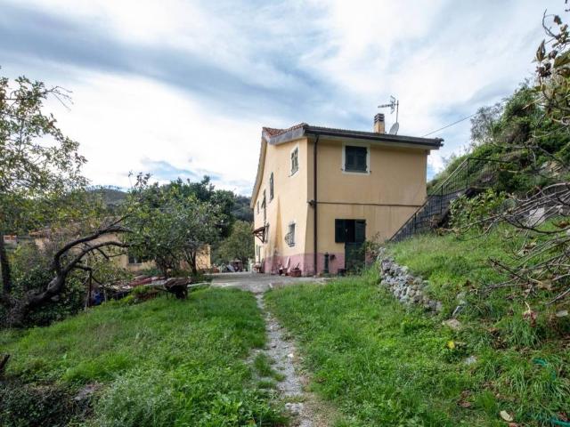 Rustico in vendita a Ponente, Serra Riccò