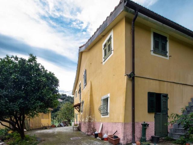 Rustico in vendita a Ponente, Serra Riccò