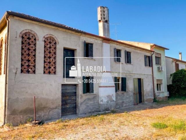 Rustico in vendita a Giacciano Con Baruchella, Veneto