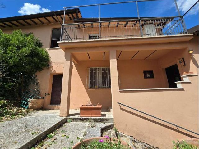 Rustico in vendita a Giano Dell'umbria, Umbria