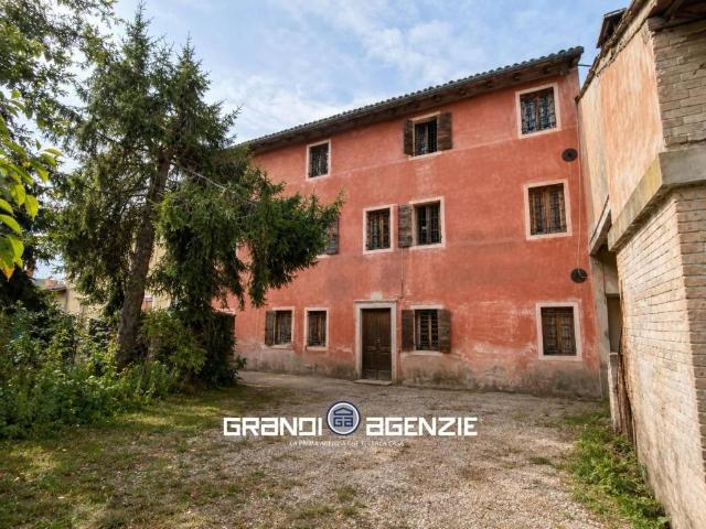 Rustico in vendita a Cusignana, Giavera Del Montello