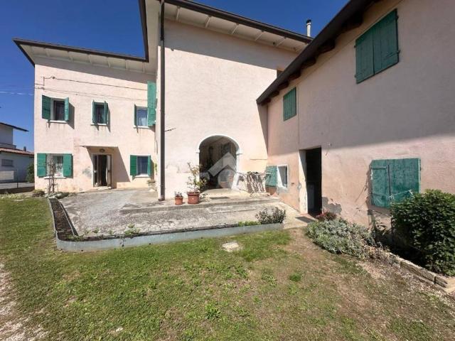Rustico in vendita a Cusignana, Giavera Del Montello