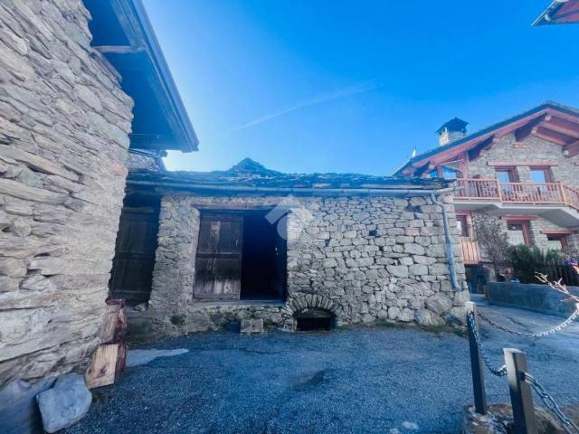 Rustico in vendita a Gignod, Aosta