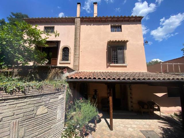 Rustico in vendita a Giove, Umbria