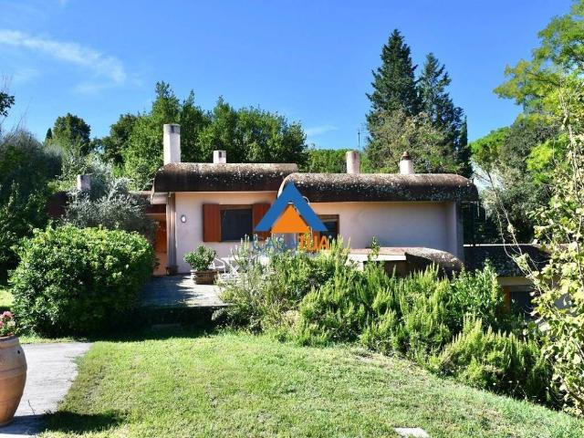 Rustico in vendita a Giove, Umbria