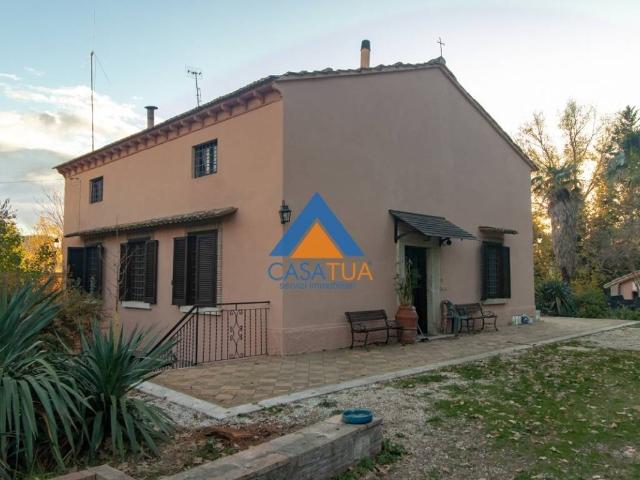 Rustico in vendita a Giove, Umbria