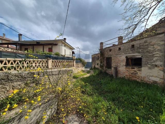 Rustico in vendita a Giuliano Teatino, Abruzzo