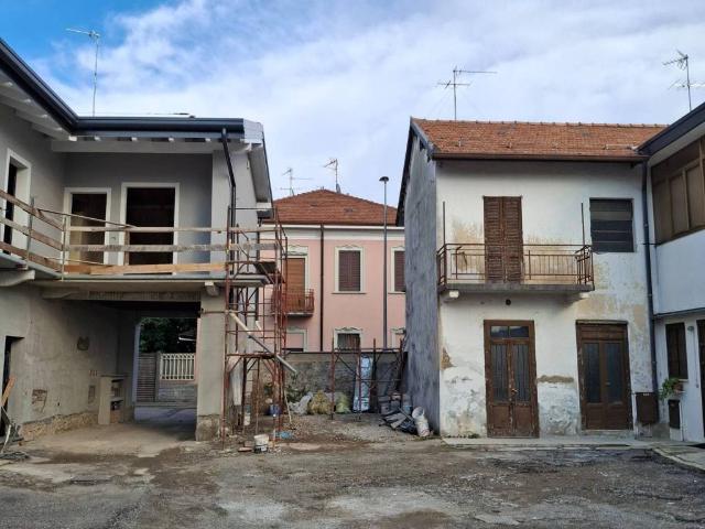 Rustico in vendita a Brugazzo, Giussano